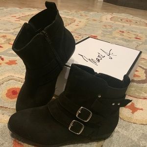 NEW Ladies Black short boots Size 6M